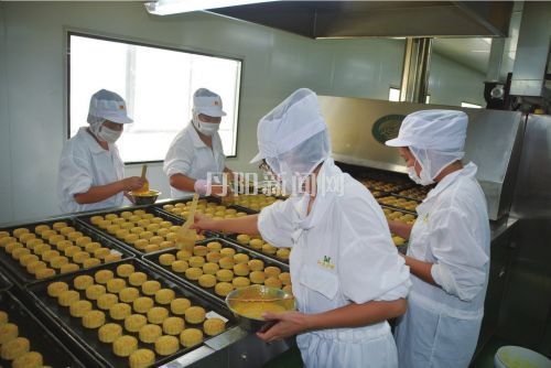 沪耀月饼增产能 外地销售再放量